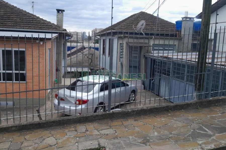 Casa com 164m², 3 dormitórios, 1 vaga, no bairro Bela Vista em Caxias do Sul para Comprar