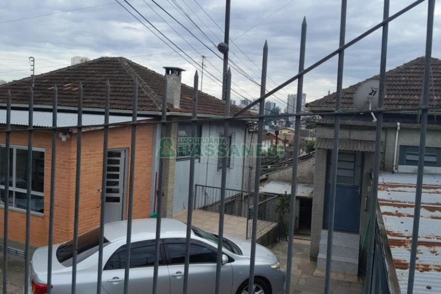 Casa com 164m², 3 dormitórios, 1 vaga, no bairro Bela Vista em Caxias do Sul para Comprar