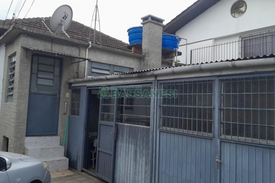 Casa com 164m², 3 dormitórios, 1 vaga, no bairro Bela Vista em Caxias do Sul para Comprar