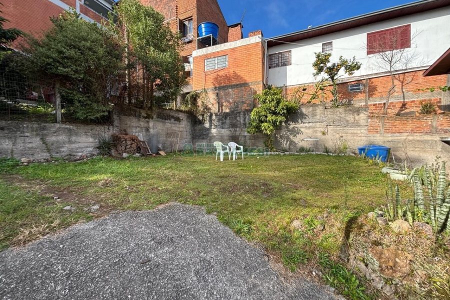 Casa com 100m², 3 dormitórios, no bairro Floresta em Caxias do Sul para Alugar