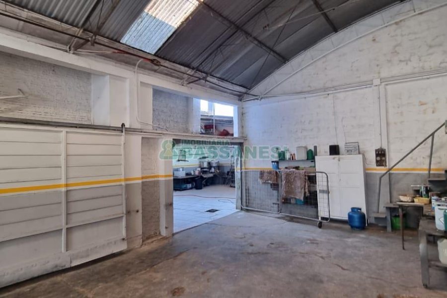 Pavilhão com 504m², no bairro Presidente Vargas em Caxias do Sul para Comprar