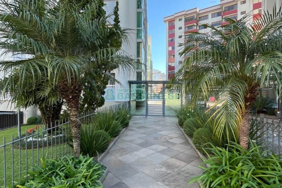 Apartamento com 106m², 3 dormitórios, 1 vaga, no bairro Centro em Caxias do Sul para Comprar