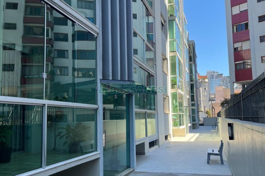 Apartamento com 106m², 3 dormitórios, 1 vaga, no bairro Centro em Caxias do Sul para Comprar