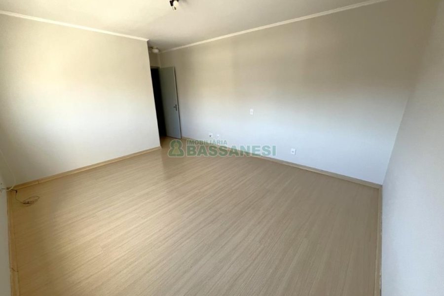 Apartamento com 106m², 3 dormitórios, 1 vaga, no bairro Centro em Caxias do Sul para Comprar