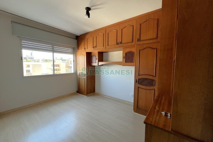 Apartamento com 106m², 3 dormitórios, 1 vaga, no bairro Centro em Caxias do Sul para Comprar