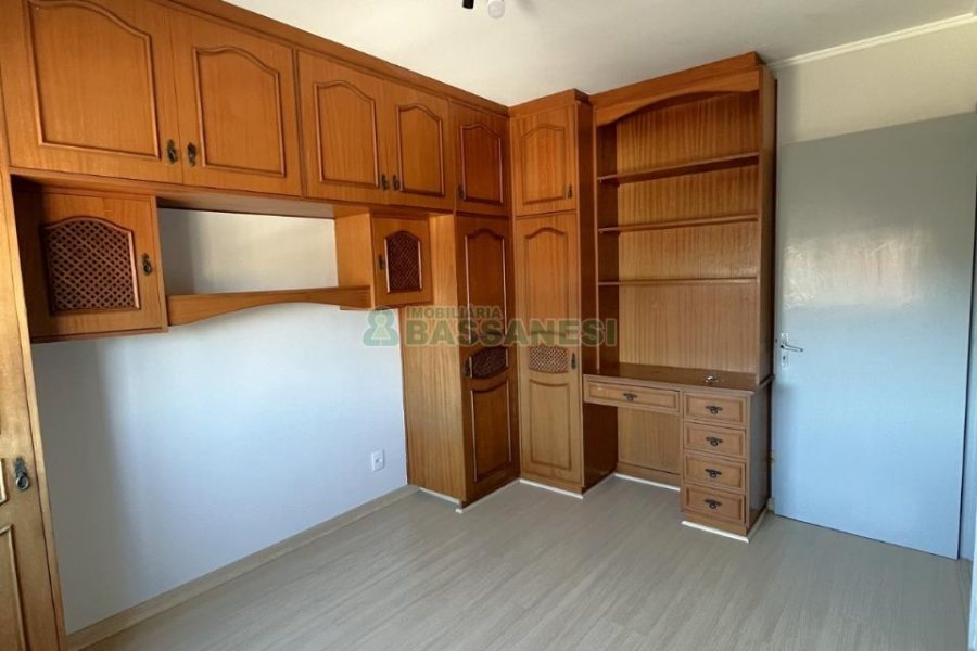 Apartamento com 106m², 3 dormitórios, 1 vaga, no bairro Centro em Caxias do Sul para Comprar