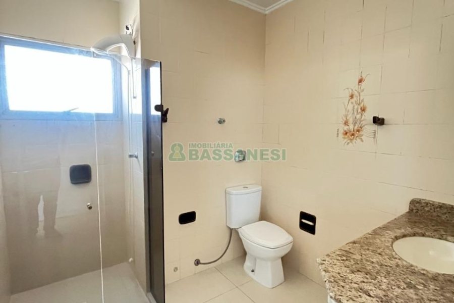 Apartamento com 106m², 3 dormitórios, 1 vaga, no bairro Centro em Caxias do Sul para Comprar