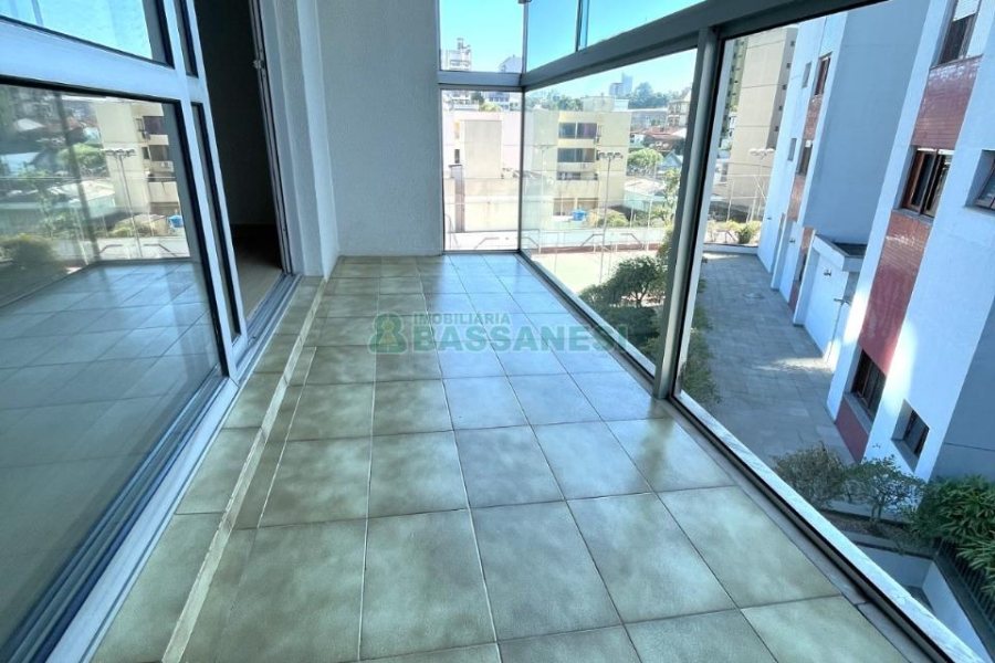 Apartamento com 106m², 3 dormitórios, 1 vaga, no bairro Centro em Caxias do Sul para Comprar