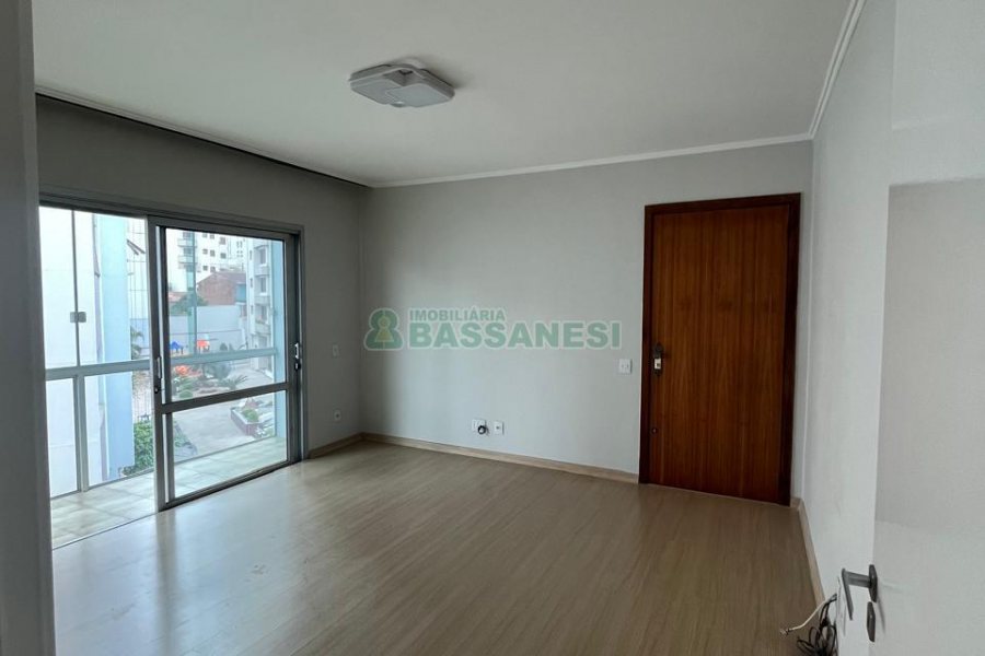 Apartamento com 106m², 3 dormitórios, 1 vaga, no bairro Centro em Caxias do Sul para Comprar