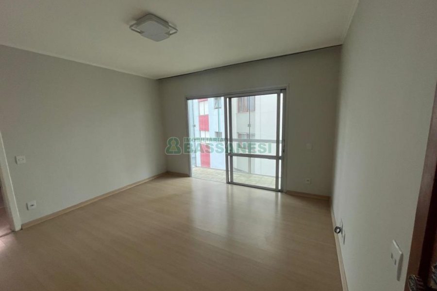 Apartamento com 106m², 3 dormitórios, 1 vaga, no bairro Centro em Caxias do Sul para Comprar