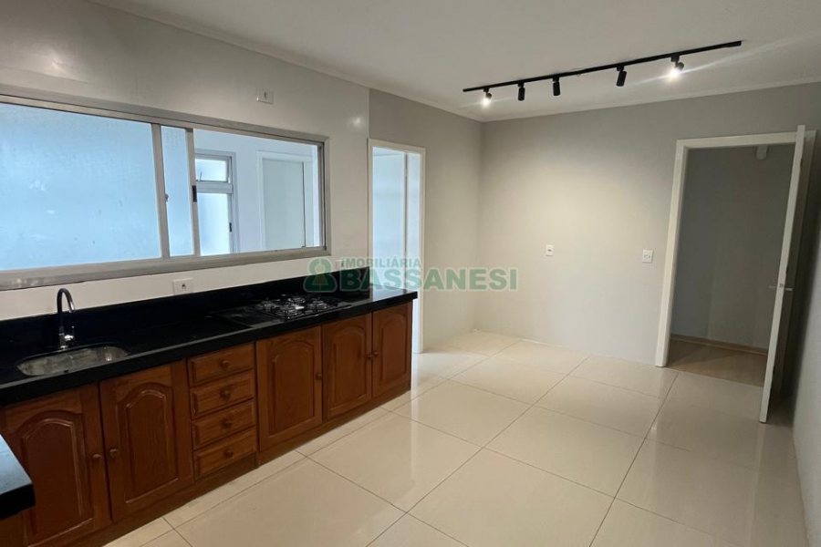 Apartamento com 106m², 3 dormitórios, 1 vaga, no bairro Centro em Caxias do Sul para Comprar