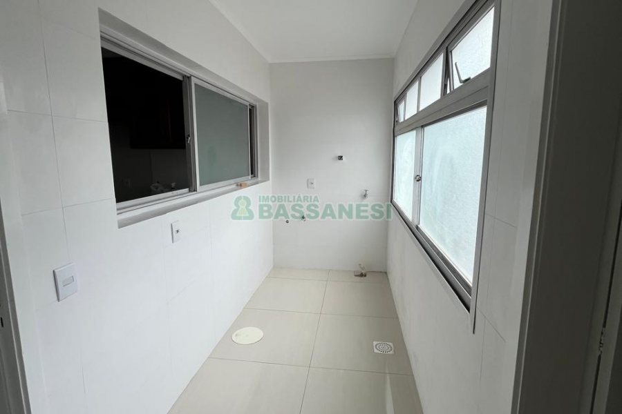 Apartamento com 106m², 3 dormitórios, 1 vaga, no bairro Centro em Caxias do Sul para Comprar