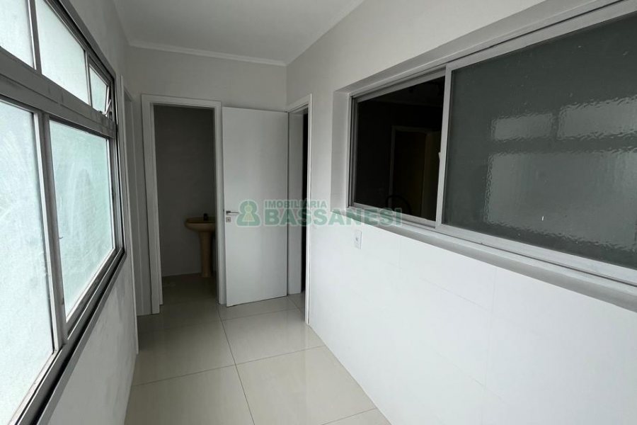 Apartamento com 106m², 3 dormitórios, 1 vaga, no bairro Centro em Caxias do Sul para Comprar