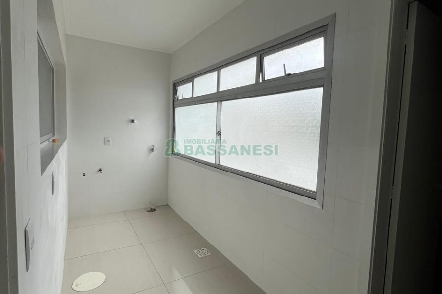 Apartamento com 106m², 3 dormitórios, 1 vaga, no bairro Centro em Caxias do Sul para Comprar