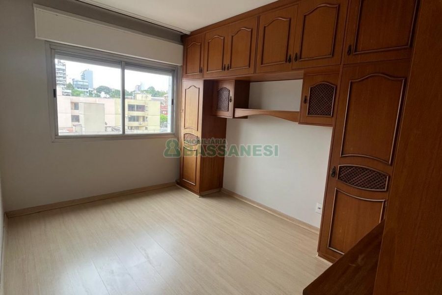 Apartamento com 106m², 3 dormitórios, 1 vaga, no bairro Centro em Caxias do Sul para Comprar