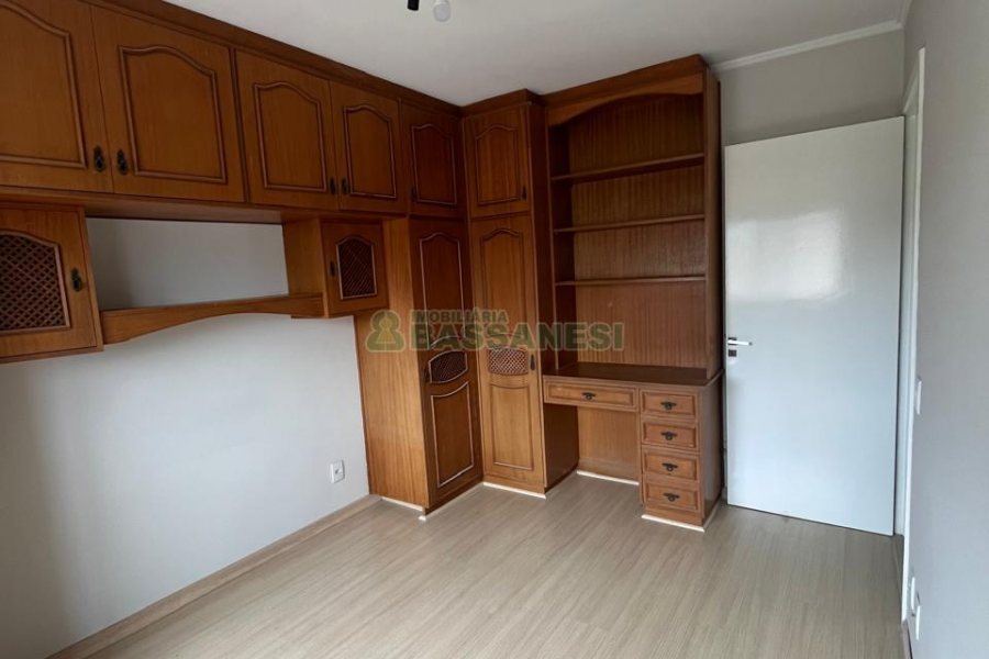 Apartamento com 106m², 3 dormitórios, 1 vaga, no bairro Centro em Caxias do Sul para Comprar