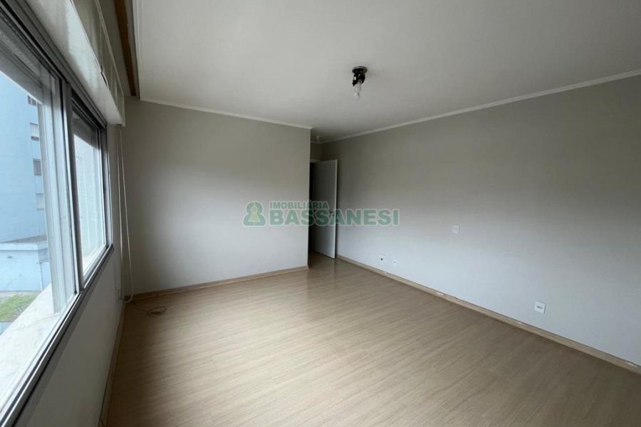 Apartamento com 106m², 3 dormitórios, 1 vaga, no bairro Centro em Caxias do Sul para Comprar