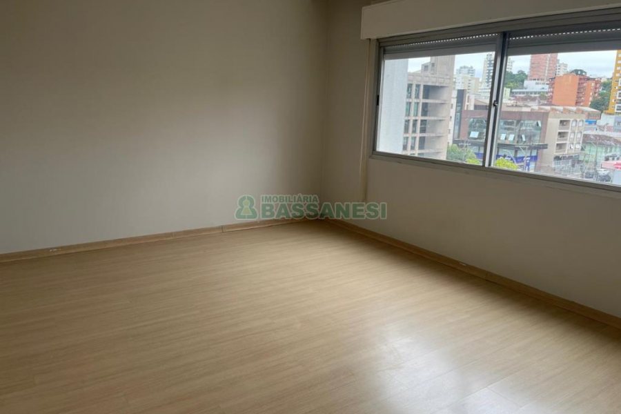 Apartamento com 106m², 3 dormitórios, 1 vaga, no bairro Centro em Caxias do Sul para Comprar
