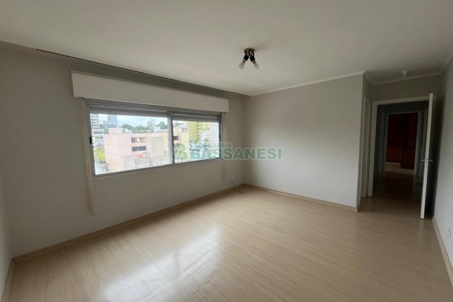 Apartamento com 106m², 3 dormitórios, 1 vaga, no bairro Centro em Caxias do Sul para Comprar
