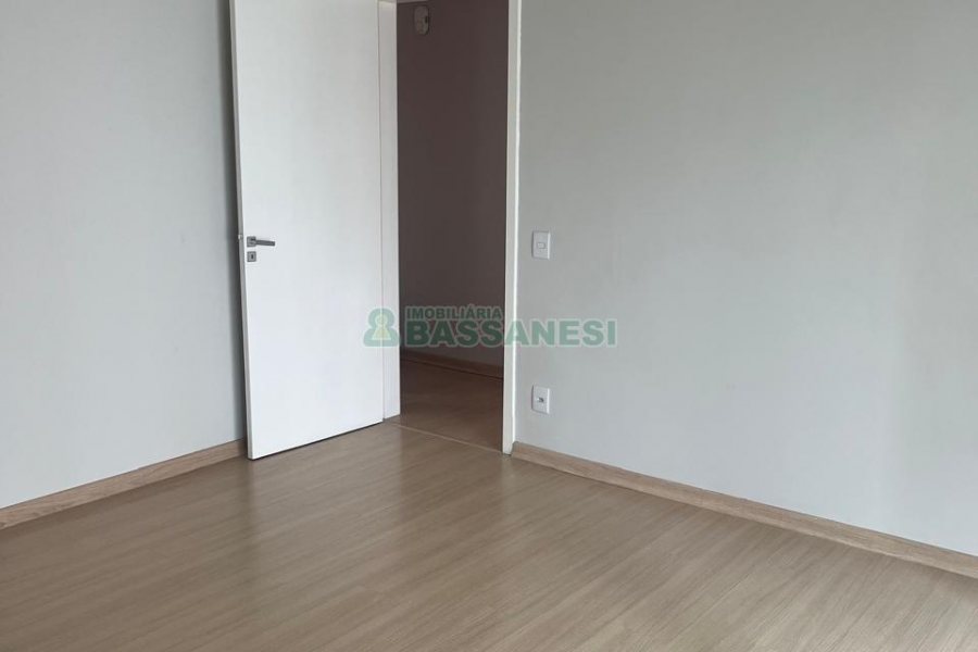 Apartamento com 106m², 3 dormitórios, 1 vaga, no bairro Centro em Caxias do Sul para Comprar