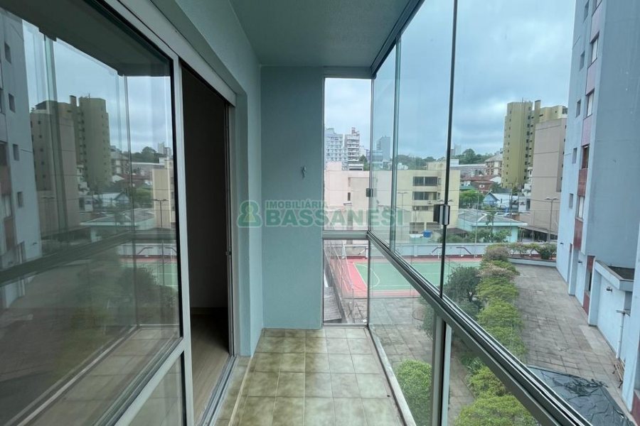 Apartamento com 106m², 3 dormitórios, 1 vaga, no bairro Centro em Caxias do Sul para Comprar