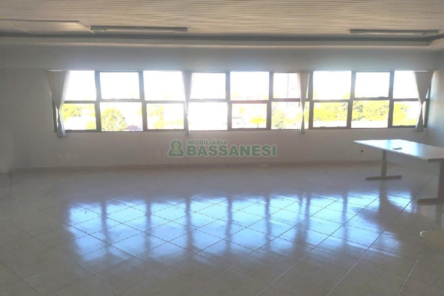 Sala com 288m², no bairro Santa Catarina em Caxias do Sul para Alugar