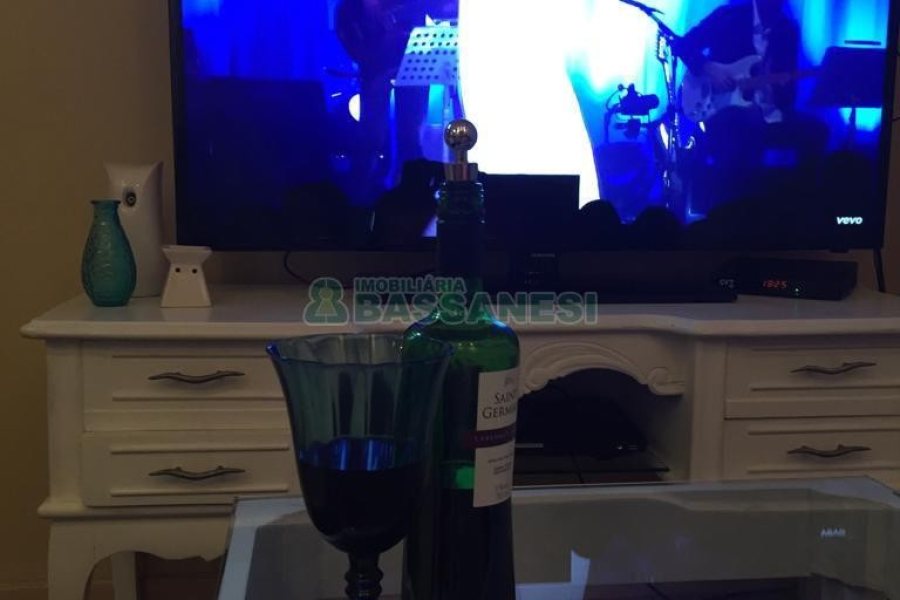 Apartamento com 57m², 2 dormitórios, no bairro Centro em Caxias do Sul para Comprar