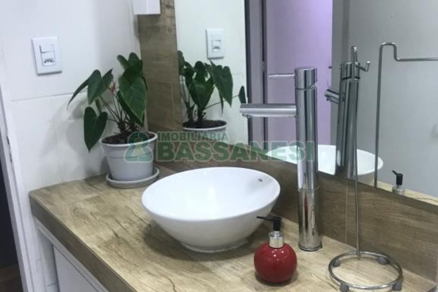 Apartamento com 57m², 2 dormitórios, no bairro Centro em Caxias do Sul para Comprar