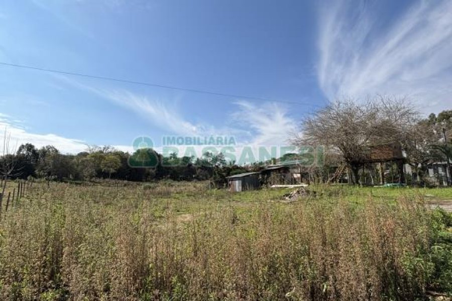 Terreno com 1320m², no bairro Linha 40 em Caxias do Sul para Comprar