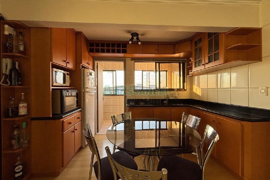 Apto Mobiliado com 78m², 2 dormitórios, 1 vaga, no bairro Sagrada Família em Caxias do Sul para Alugar