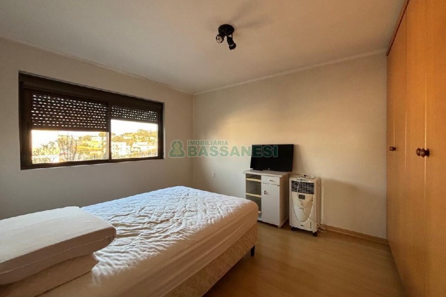 Apto Mobiliado com 78m², 2 dormitórios, 1 vaga, no bairro Sagrada Família em Caxias do Sul para Alugar