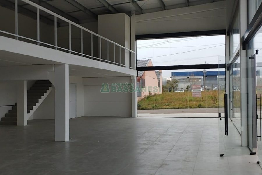 Pavilhão com 360m², no bairro São Giácomo em Caxias do Sul para Alugar
