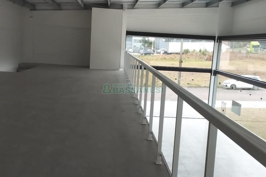Pavilhão com 360m², no bairro São Giácomo em Caxias do Sul para Alugar