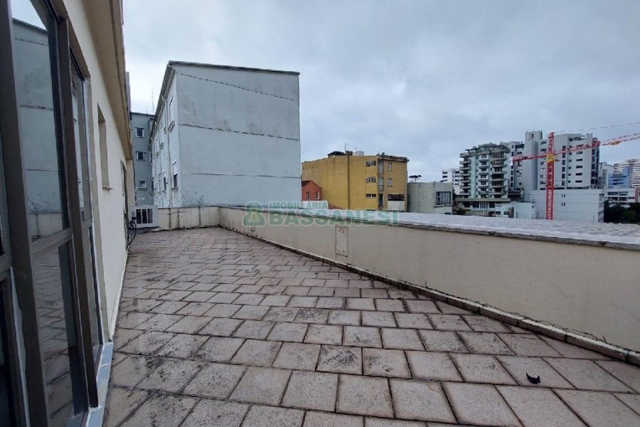 Sala com 82m², no bairro Centro em Caxias do Sul para Alugar