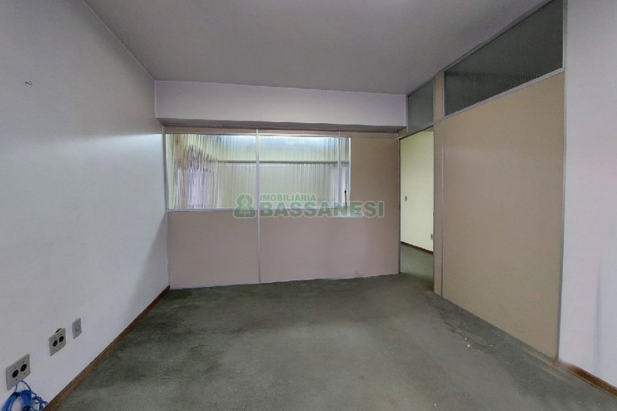 Sala com 82m², no bairro Centro em Caxias do Sul para Alugar