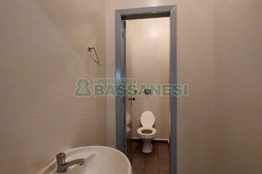 Loja com 172m², no bairro Centro em Caxias do Sul para Alugar