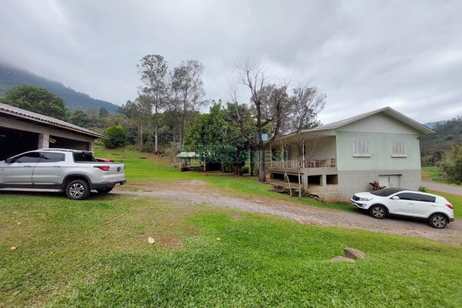 Chácara com 240000m², 4 dormitórios, no bairro Vila Cristina em Caxias do Sul para Comprar