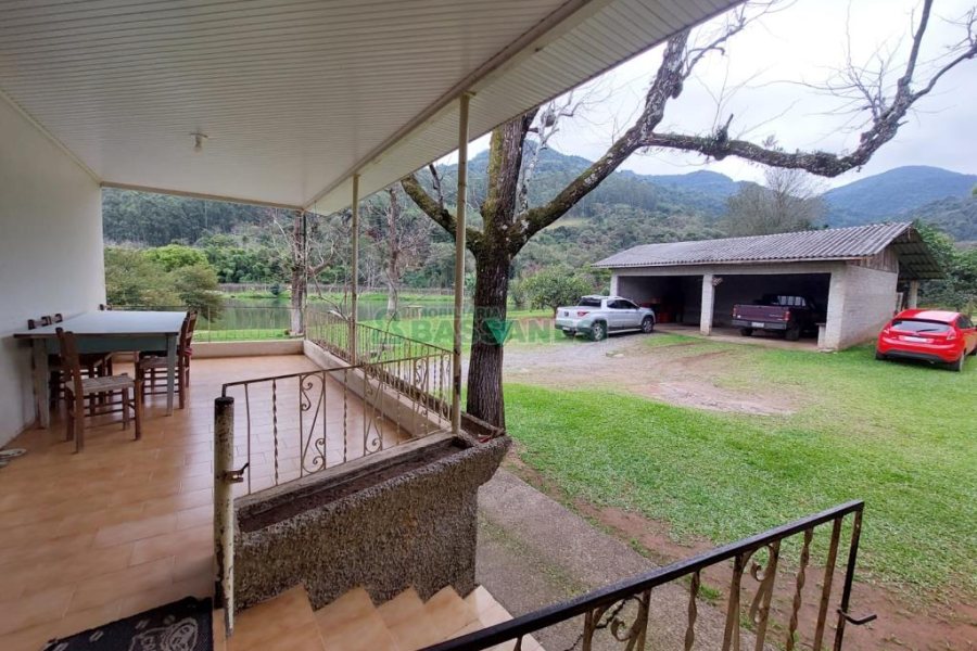 Chácara com 240000m², 4 dormitórios, no bairro Vila Cristina em Caxias do Sul para Comprar