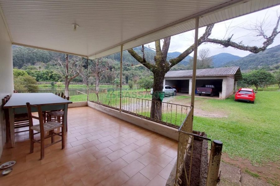 Chácara com 240000m², 4 dormitórios, no bairro Vila Cristina em Caxias do Sul para Comprar