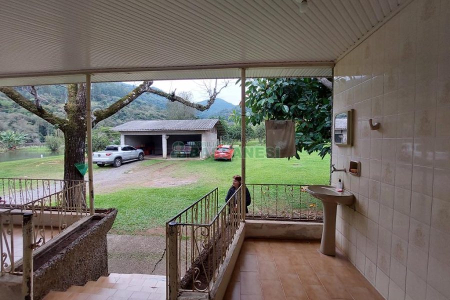 Chácara com 240000m², 4 dormitórios, no bairro Vila Cristina em Caxias do Sul para Comprar