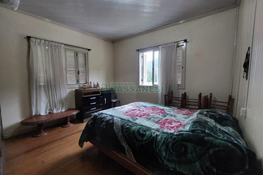 Chácara com 240000m², 4 dormitórios, no bairro Vila Cristina em Caxias do Sul para Comprar