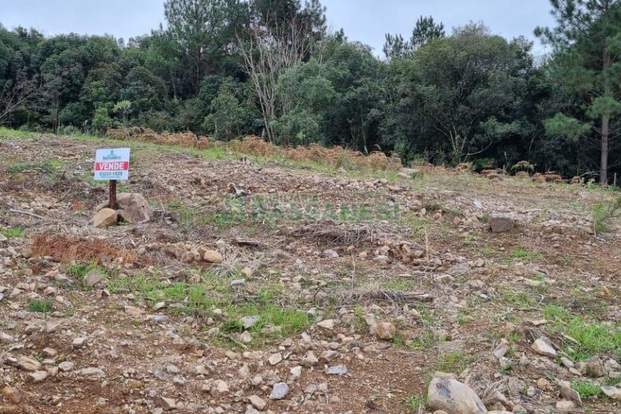 Terreno com 360m², no bairro Parada Cristal em Caxias do Sul para Comprar