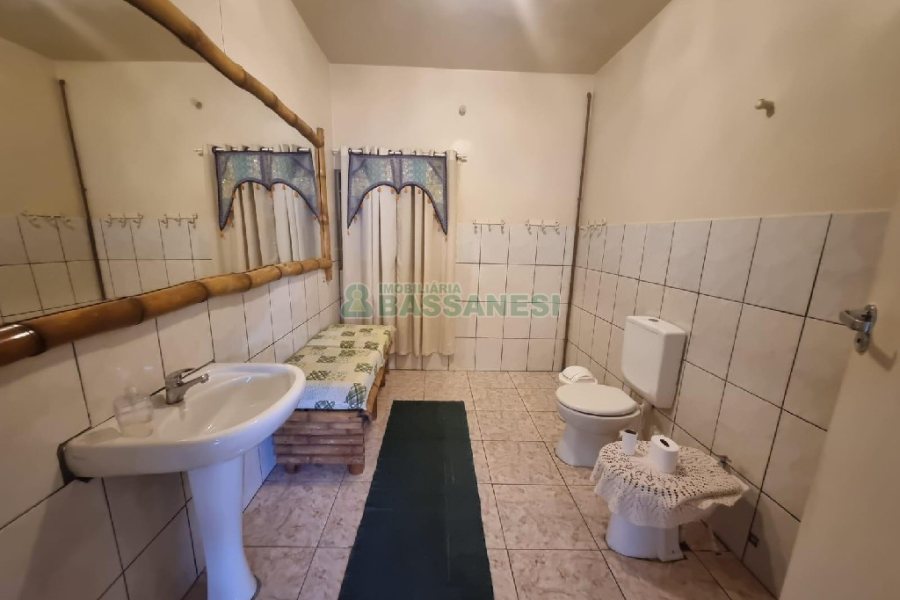 Casa Comercial com 112m², no bairro Centro em Caxias do Sul para Alugar