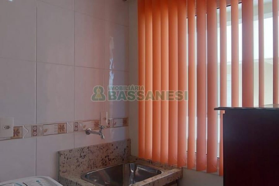 Apto Mobiliado com 52m², 2 dormitórios, 1 vaga, no bairro Esplanada em Caxias do Sul para Alugar