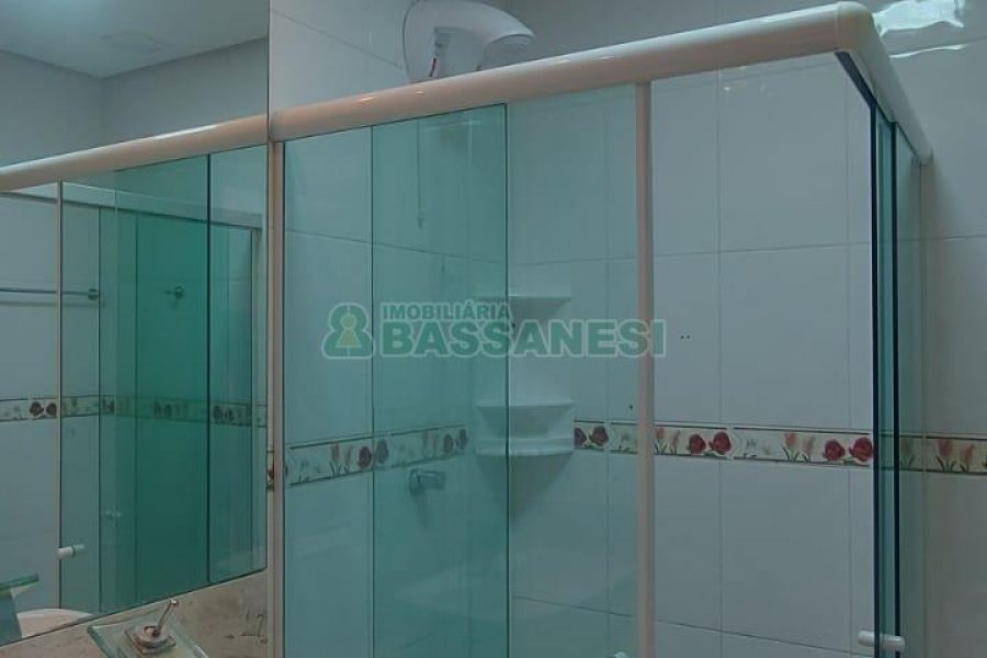 Apto Mobiliado com 52m², 2 dormitórios, 1 vaga, no bairro Esplanada em Caxias do Sul para Alugar