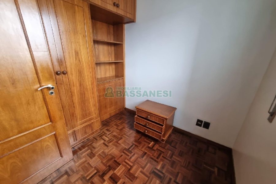 Apto/Cobertura com 540m², 3 dormitórios, 2 vagas, no bairro Centro em Caxias do Sul para Alugar