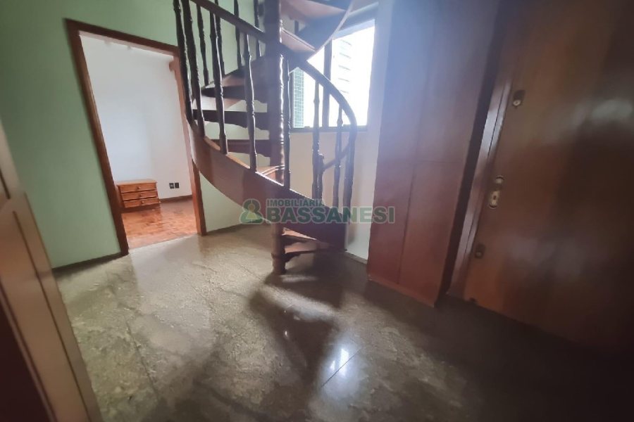 Apto/Cobertura com 540m², 3 dormitórios, 2 vagas, no bairro Centro em Caxias do Sul para Alugar