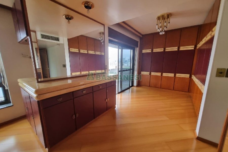 Apto/Cobertura com 540m², 3 dormitórios, 2 vagas, no bairro Centro em Caxias do Sul para Alugar