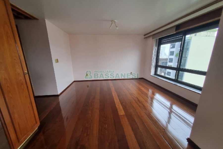 Apto/Cobertura com 540m², 3 dormitórios, 2 vagas, no bairro Centro em Caxias do Sul para Alugar