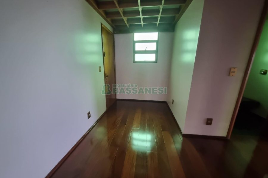 Apto/Cobertura com 540m², 3 dormitórios, 2 vagas, no bairro Centro em Caxias do Sul para Alugar